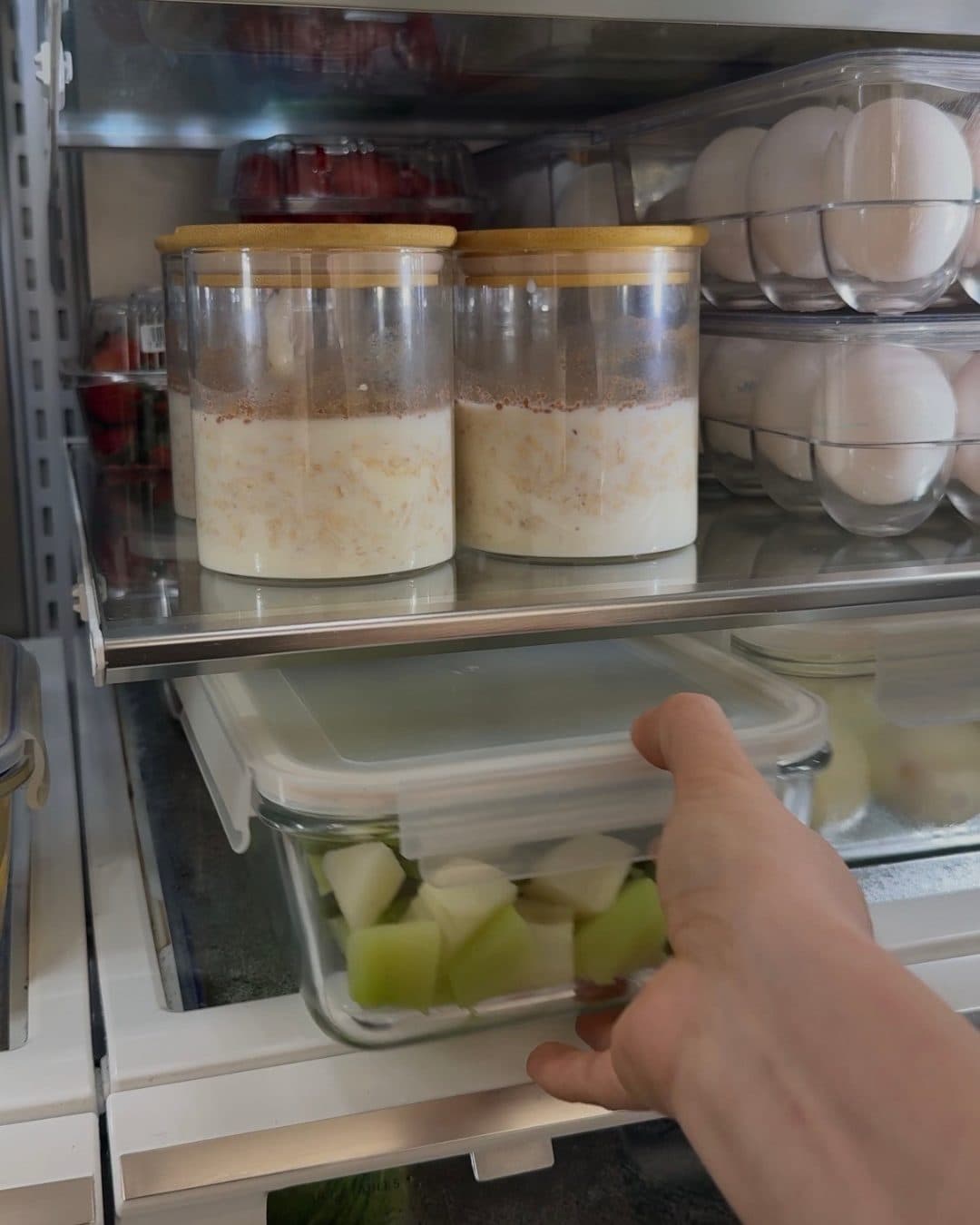 Comidas organizadas en el refrigerador